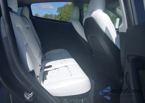 2025 Tesla Model Y Long Range Dual Motor All-Wheel Drive from USA, damaged, VIN 7SAYGDEE3SA361298